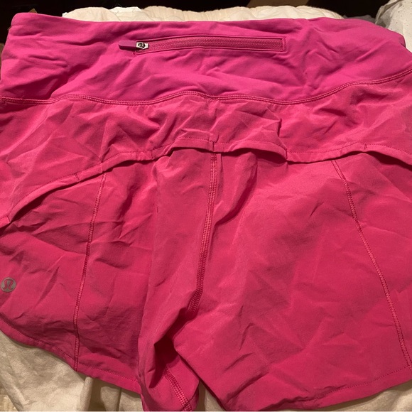 Sonic pink Lululemon mid rise 4 inch short - Picture 2 of 4